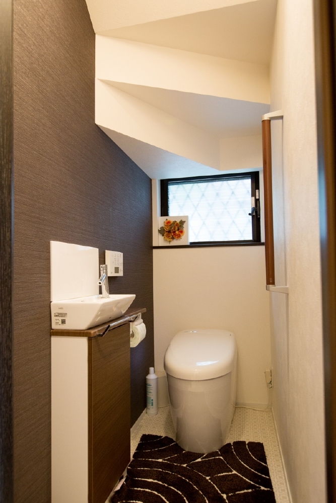 モダンテイストなトイレ室 モダンテイストなトイレ室 神戸 芦屋 西宮のリフォーム リノベーションは河原工房
